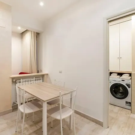 דירה First Floor רומא